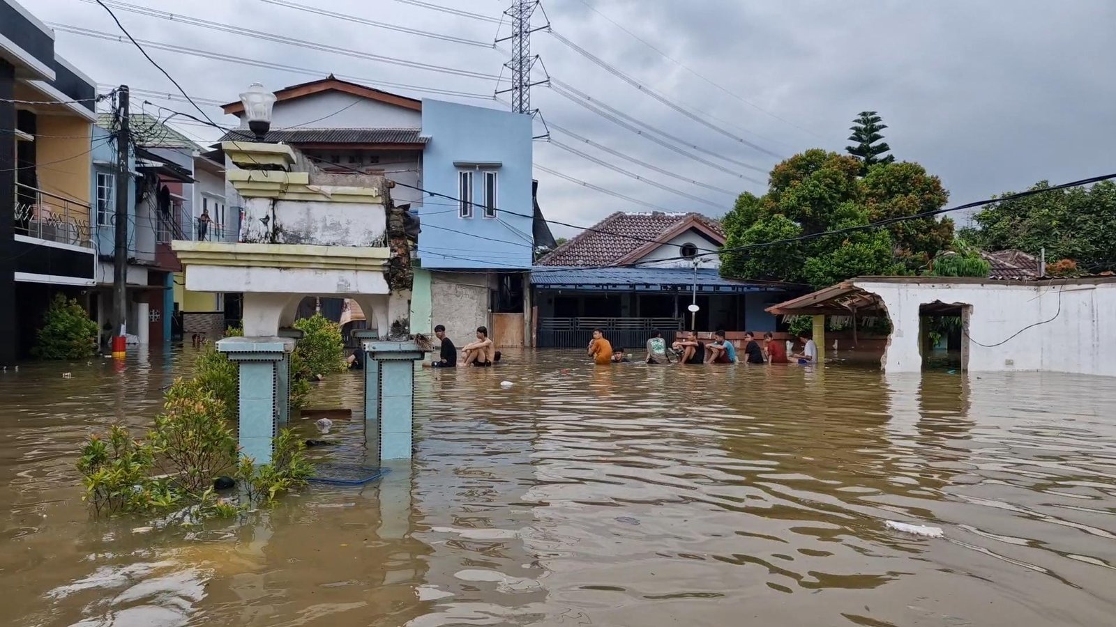 350 Jiwa Terdampak Banjir di Cipondoh, Tangerang Maksimalkan Pompa Air dan Evakuasi Warga