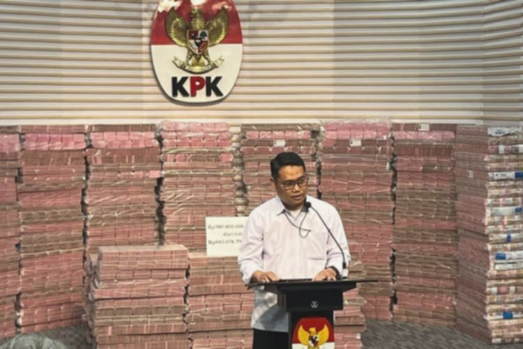 KPK Pamerkan Tumpukan Uang Rp300 Miliar Kasus Korupsi Taspen: Kerugian Negara Tembus Rp883 Miliar