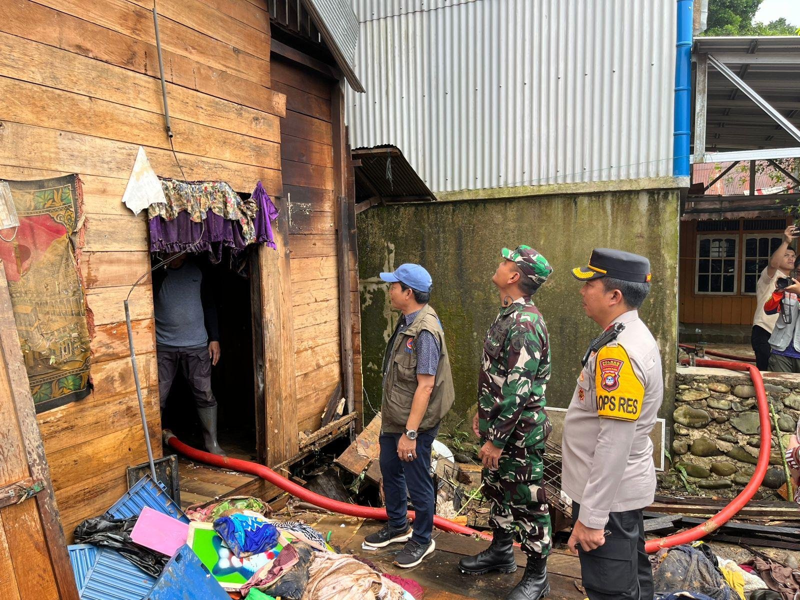 Pemkab Balangan Tetapkan Tanggap Darurat Pascabanjir, Fokus Bersihkan Lumpur dan Material
