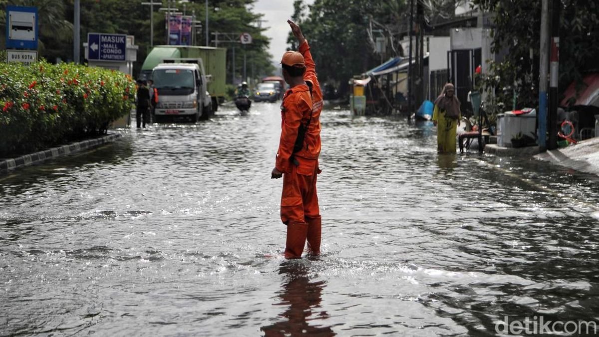 Genangan Banjir Rob Jakarta Utara Surut Berkat Kolaborasi Lintas Instansi