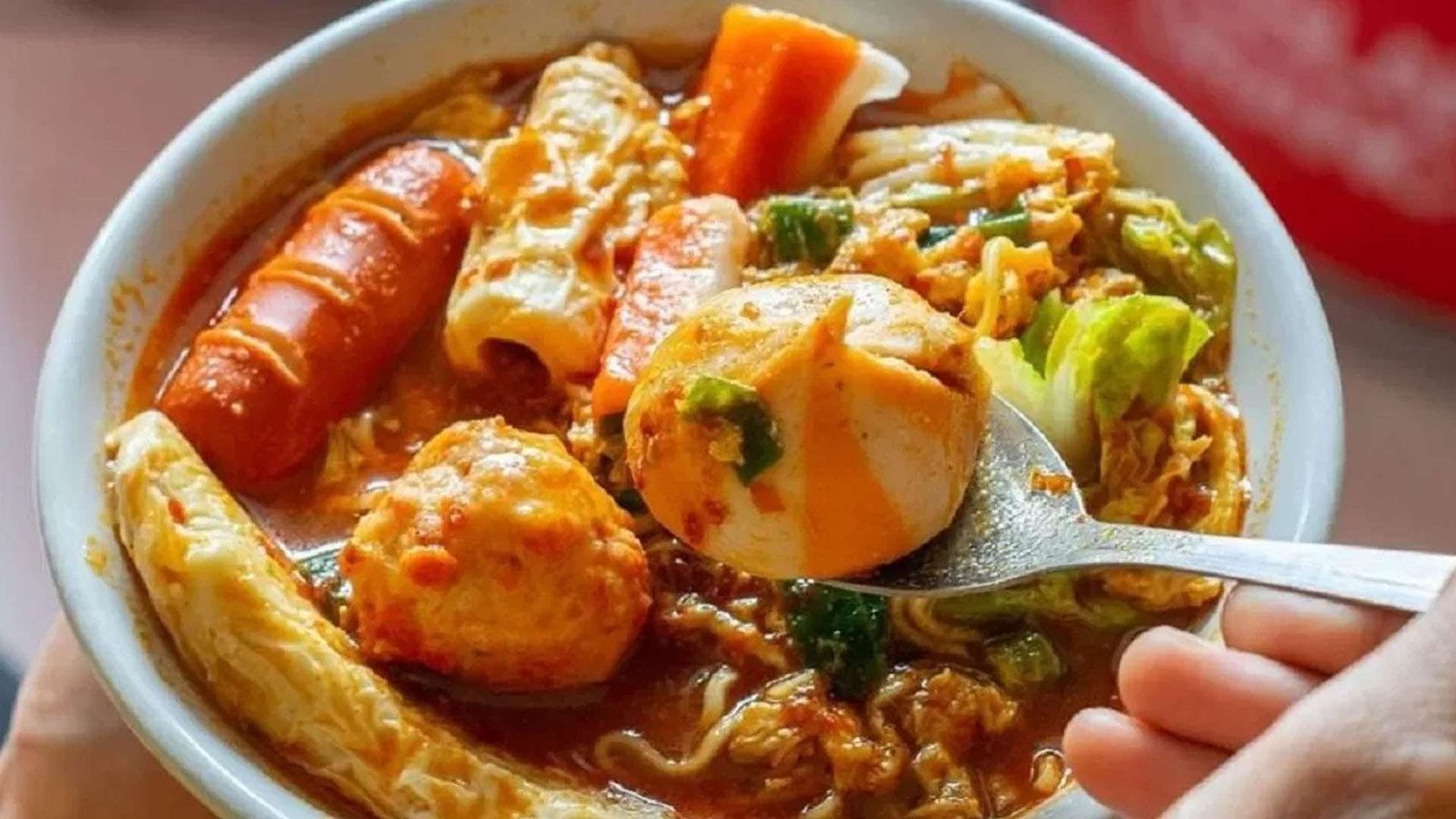 Belum Coba Ini? 8 Makanan Viral 2025 yang Ramai di Media Sosial