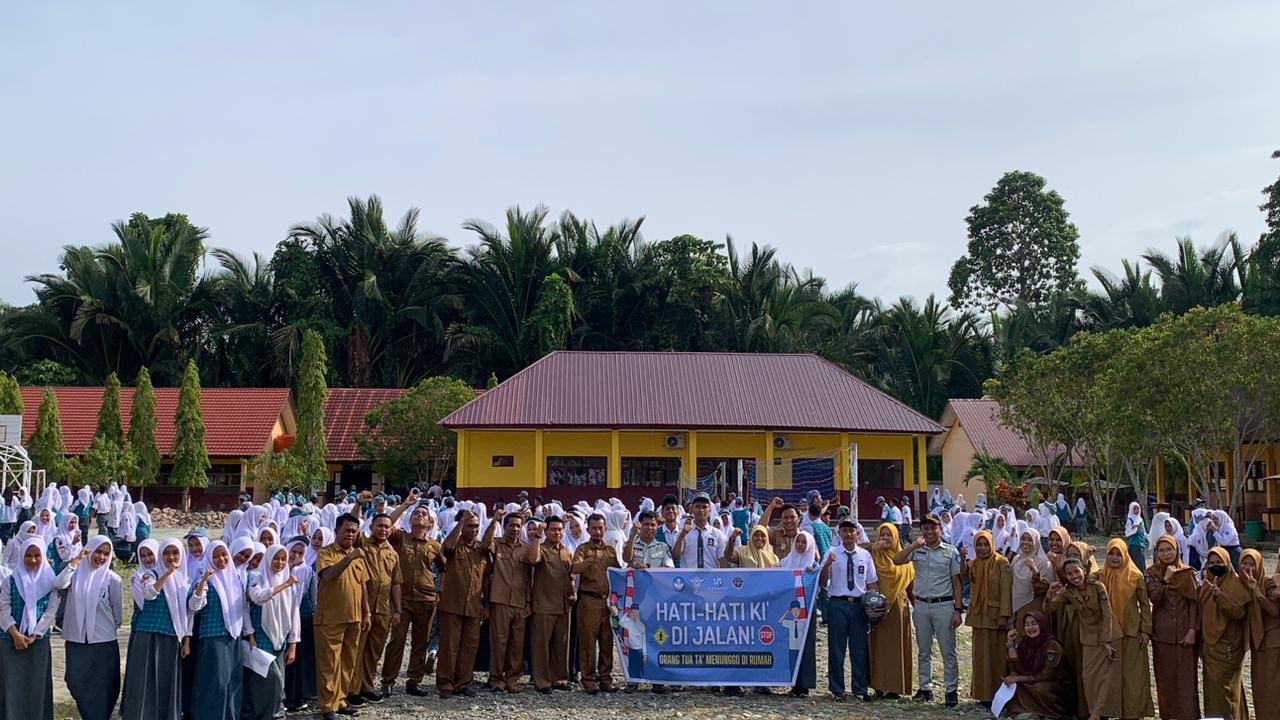 Jasa Raharja Cabang Palopo Gelar Safety Campaign dan Sosialisasi PPKL di SMA Negeri 15 Luwu