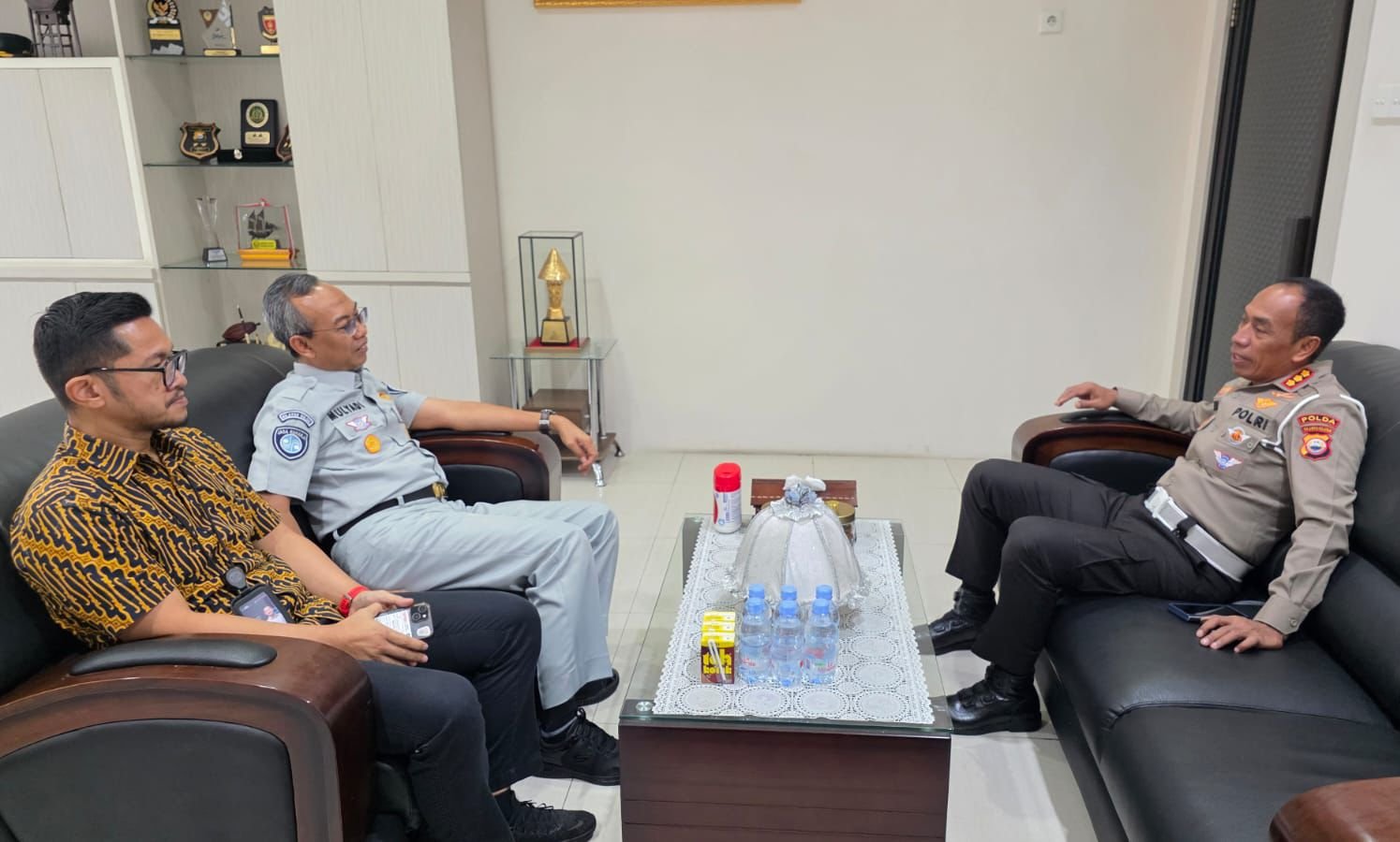 Pererat Sinergitas, Kepala Jasa Raharja Sulsel Sambut Kunjungan Silaturahmi Dirlantas Polda Sulsel