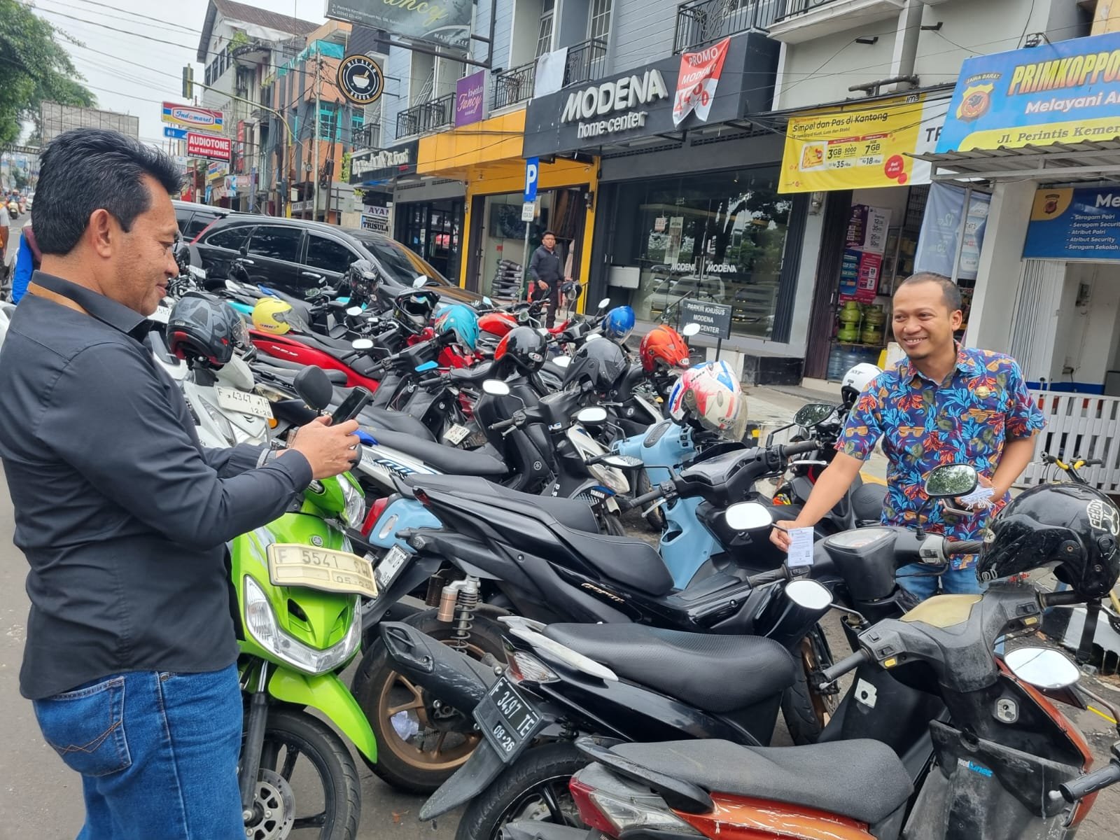 Gerakan Lunas Pajak Kendaraan Bermotor Melalui Penelusuran dan Pemasangan Pemberitahuan pada Kendaraan Bermotor Belum Lunas