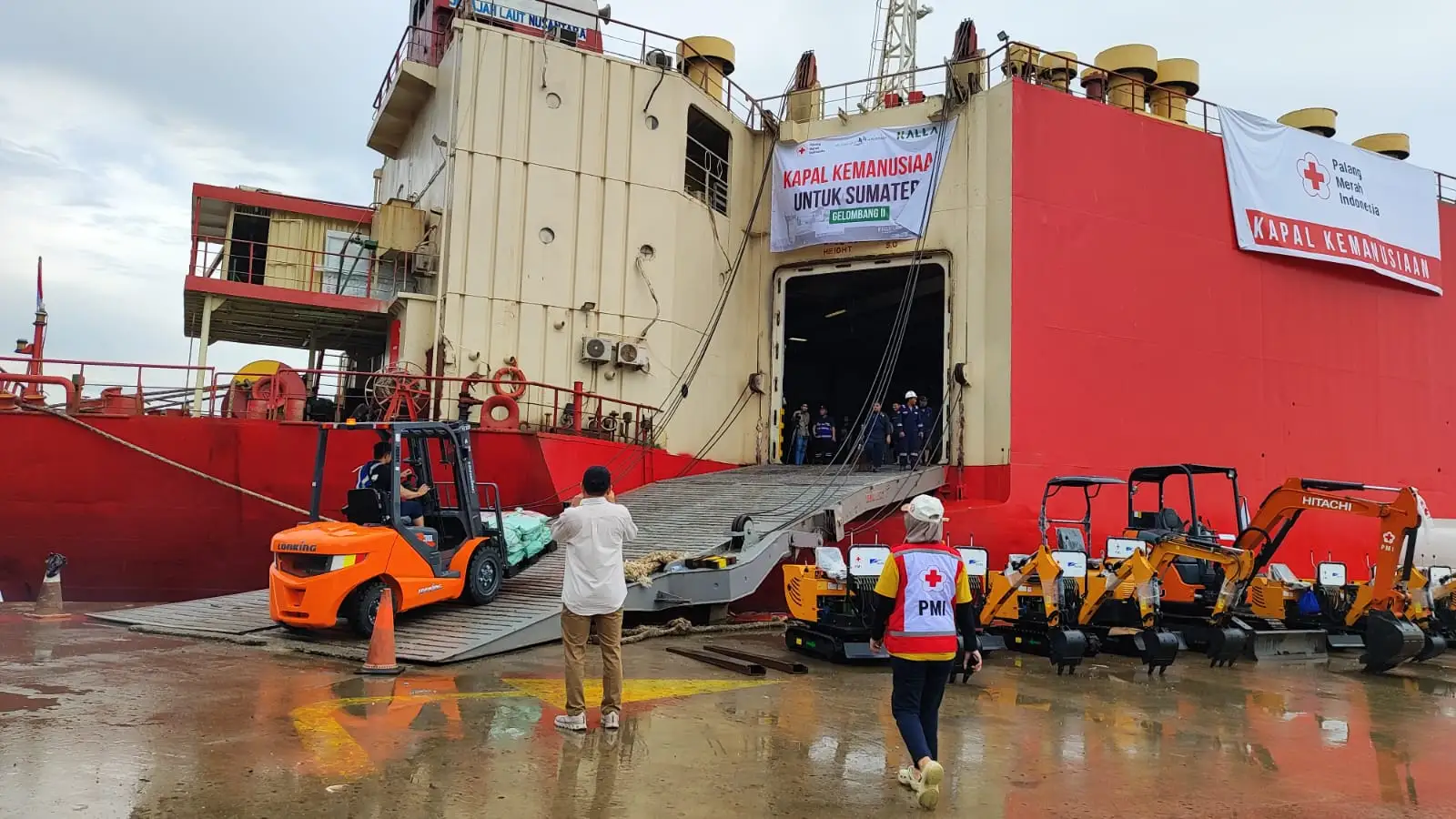 PMI Kirim 2.500 Ton Bantuan Kemanusiaan untuk Pemulihan Pascabencana di Sumatra