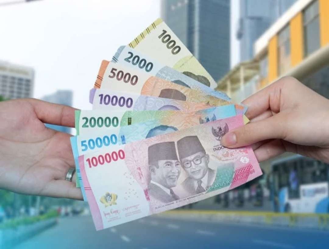Rupiah Menguat ke Rp16.831 per Dolar AS pada Senin Pagi