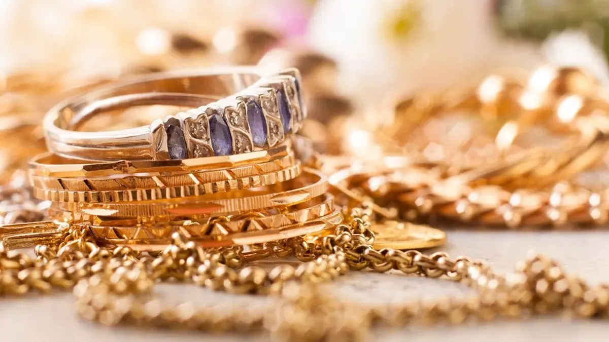 Harga Emas Perhiasan Naik, Konsumen Diminta Lebih Cermat