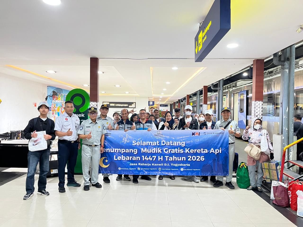 Pastikan Pemudik Tiba Selamat, Jasa Raharja DIY Monitoring Kedatangan KA Bogowonto di Lempuyangan