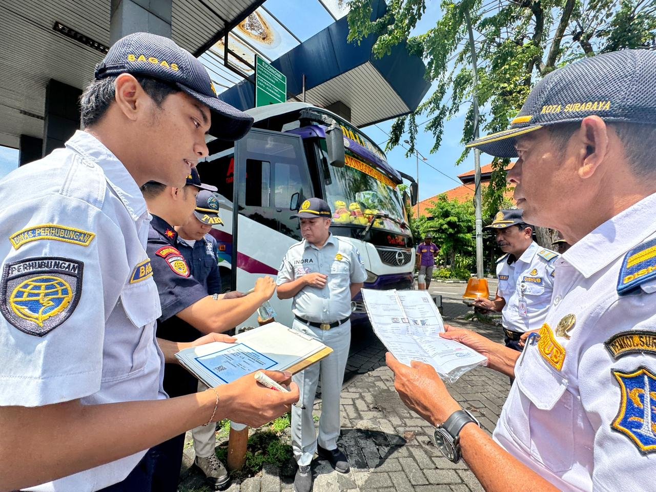 Tingkatkan Kseselamatan Transportasi, Dinas Perhubungan dan Jasa Raharja Surabaya Gelar Rampcheck Angkutan Umum