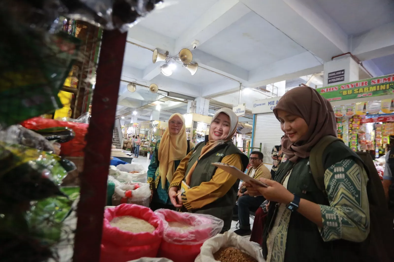 Harga Pangan Terbaru: Cabai Rawit Rp65.750/kg, Daging Ayam Rp31.950/kg