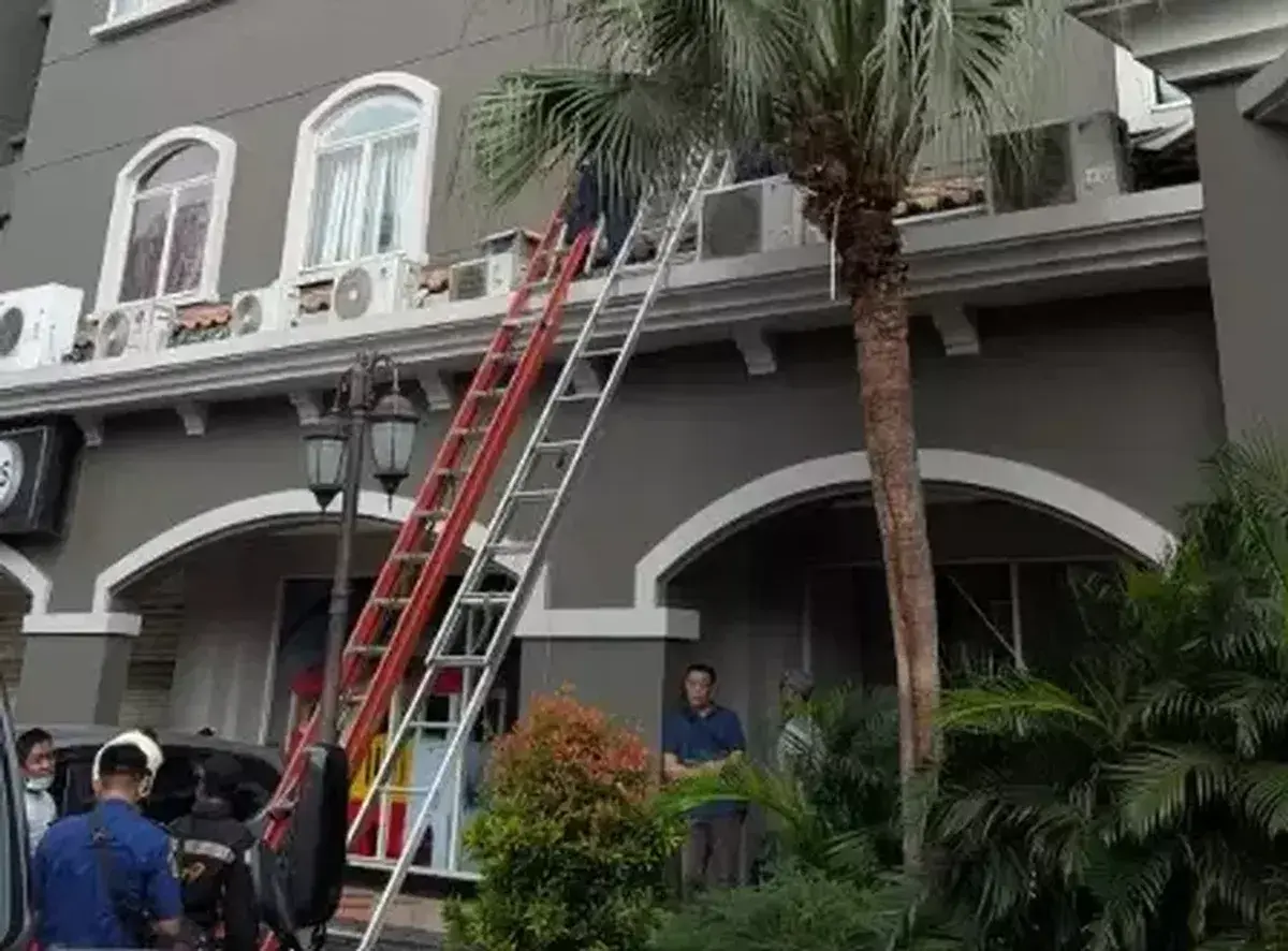 Update Kebakaran Apartemen Mediterania Tanjung Duren, Evakuasi Terus Berlangsung