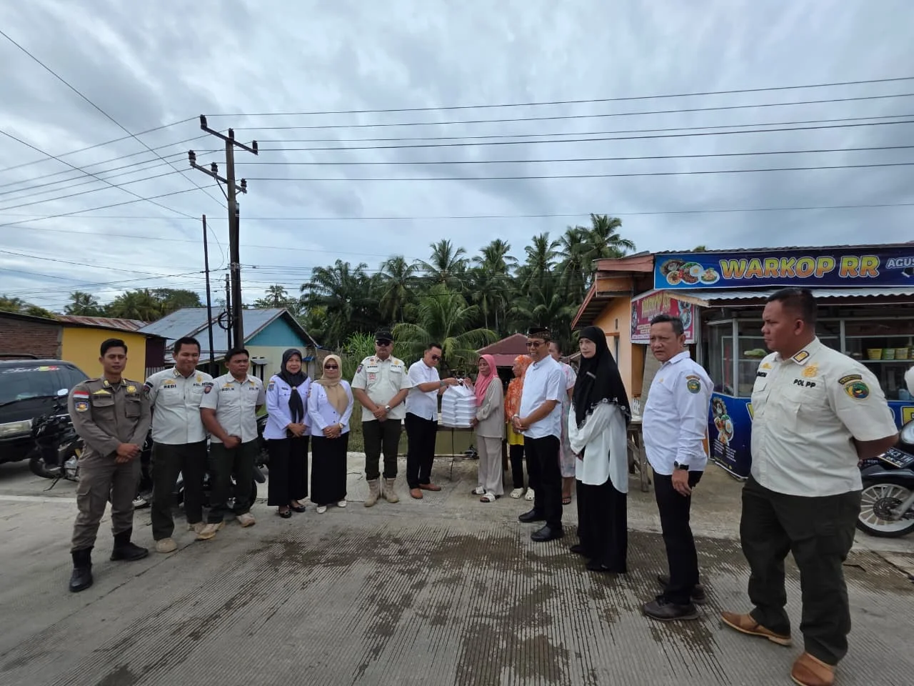 Pemkot Bengkulu Salurkan Nasi Bungkus untuk Korban Banjir, Ribuan KK Terdampak