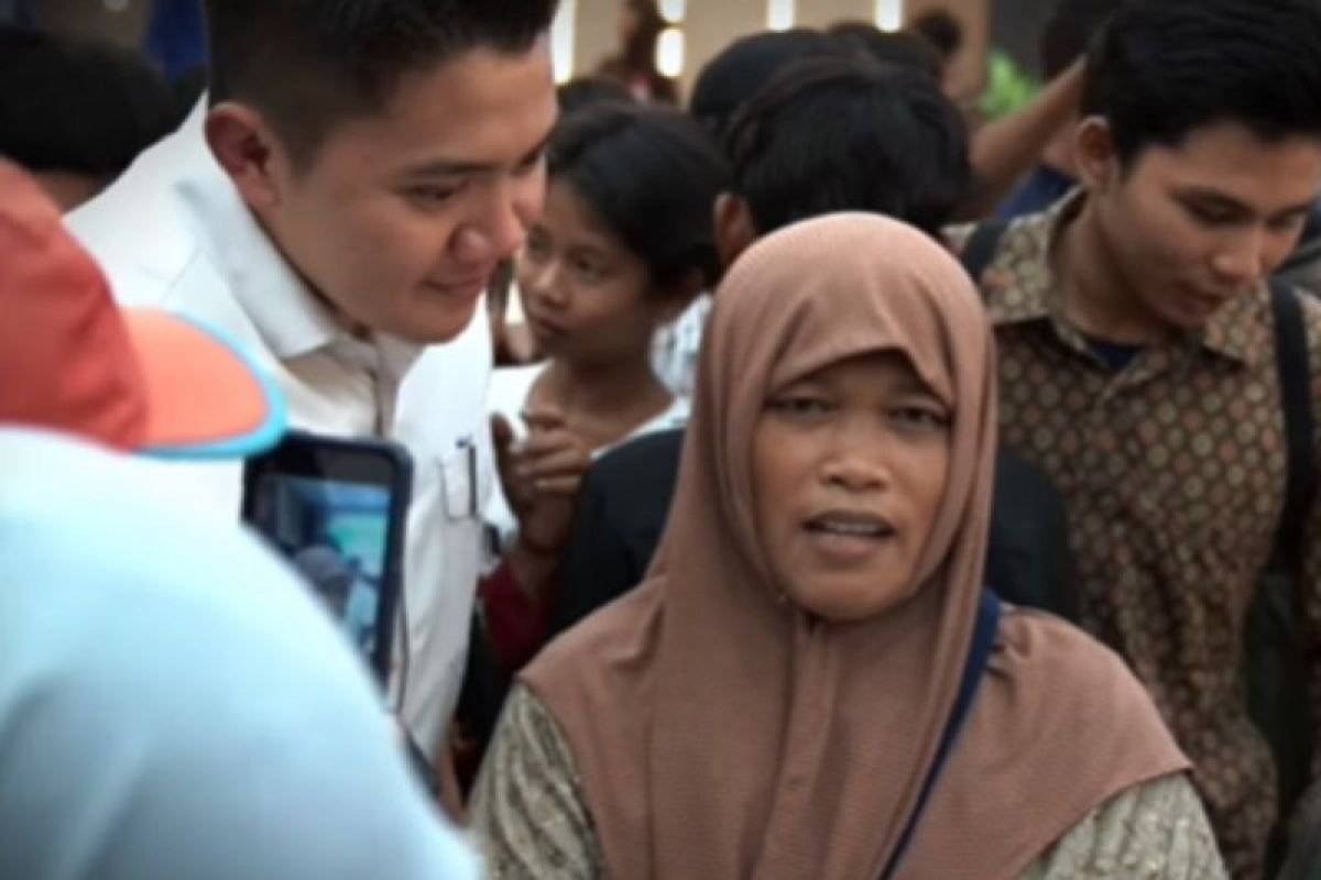 Warga Titip Harapan ke Presiden Lewat Seskab Teddy soal Sekolah Rakyat