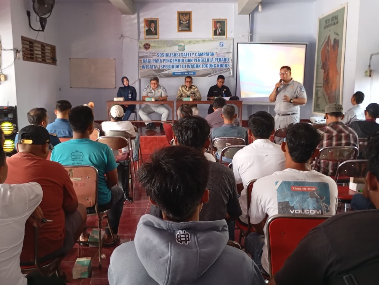 Jasa Raharja Cabang Pati Gelar Safety Campaign bagi Pengemudi dan Pengelola Perahu Wisata di Waduk Logung Kudus