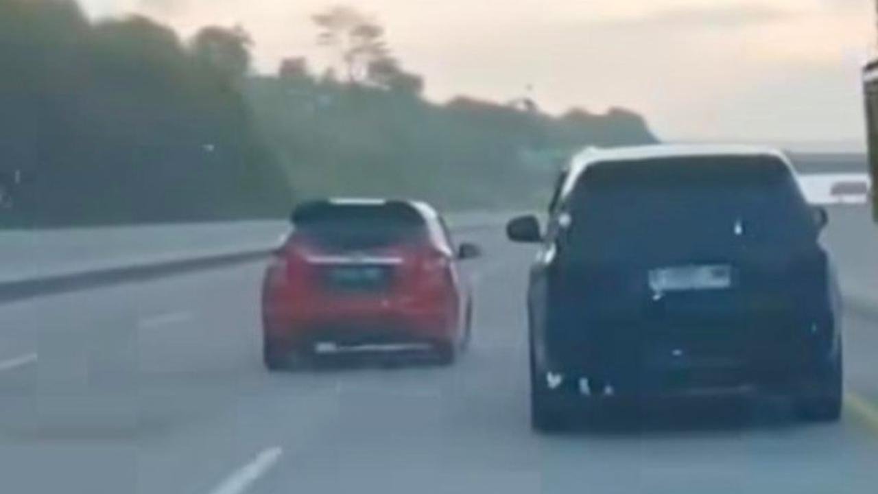 Viral Aksi Dramatis Polisi Kejar Pelaku Pembunuhan Wanita Bogor, Toyota Yaris Terguling