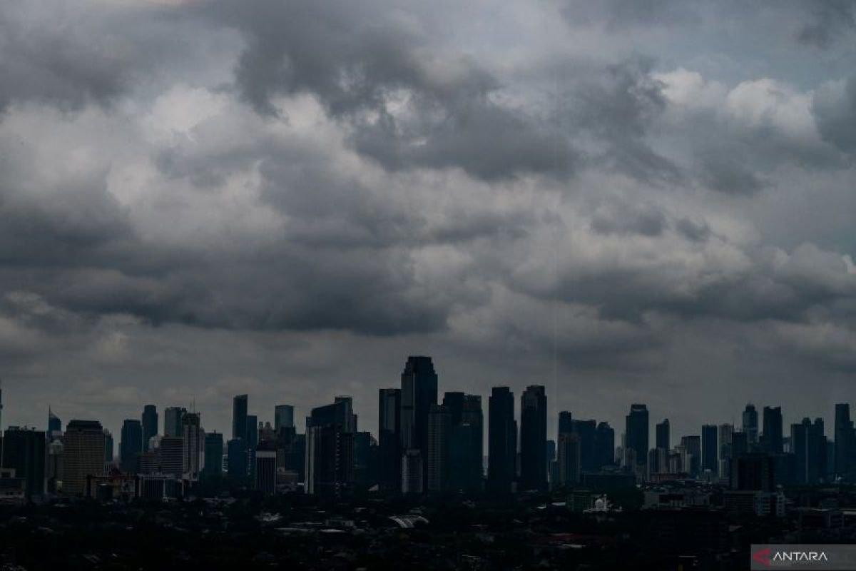 Prakiraan Cuaca Nasional: Mayoritas Kota Besar Indonesia Berawan hingga Hujan Ringan Hari Ini