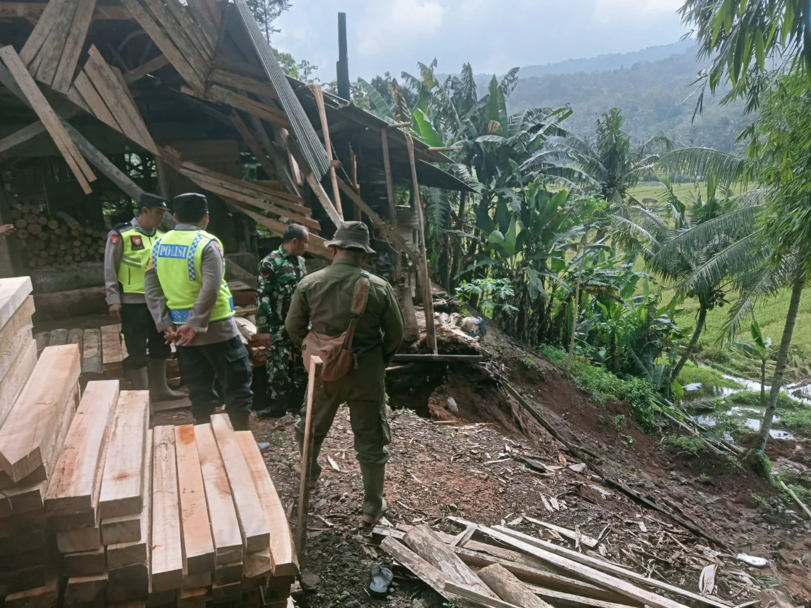 BNPB Laporkan Penanganan Angin Kencang di Klaten dan Karhutla di Nunukan