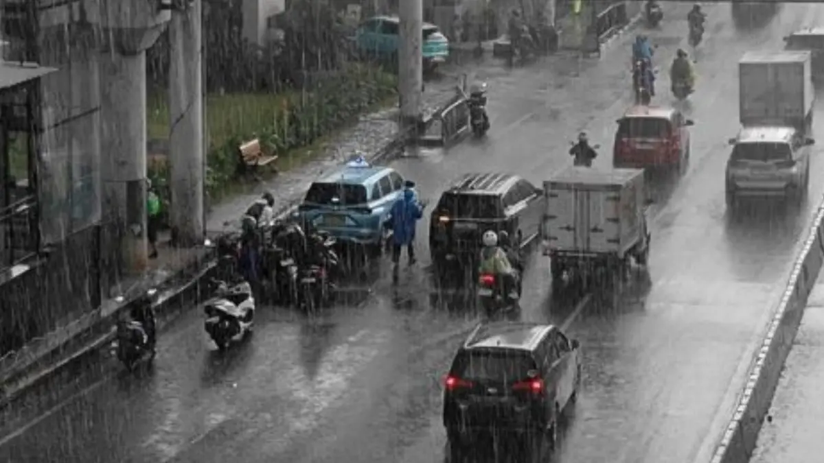 Cuaca Kamis Ini: BMKG Sebut Banyak Wilayah Berpotensi Hujan Ringan hingga Petir