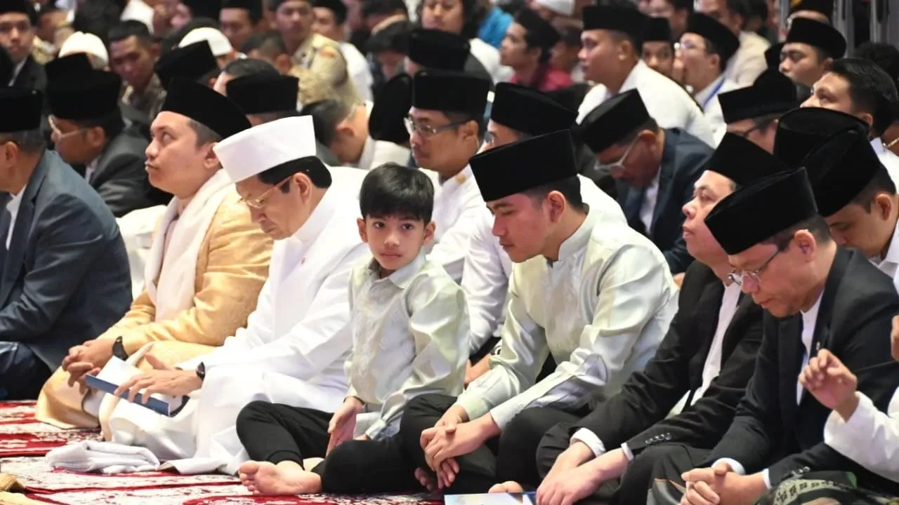 Wapres Gibran Salat Iduladha Bersama Keluarga di Masjid Istiqlal