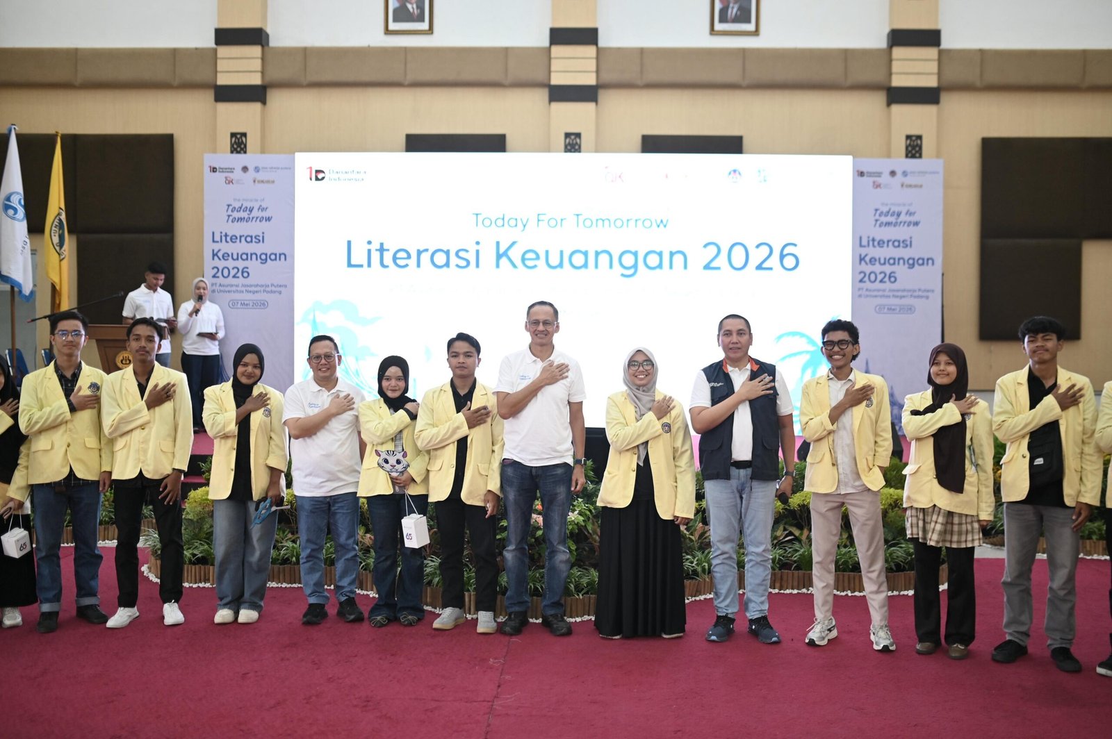 Jasaraharja Putera Perkuat Literasi Keuangan Nasional dan Implementasi CSR-ESG di Universitas Negeri Padang