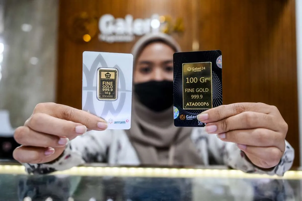 Harga Emas di Pegadaian Kompak Turun, Antam Kini Rp2,886 Juta per Gram