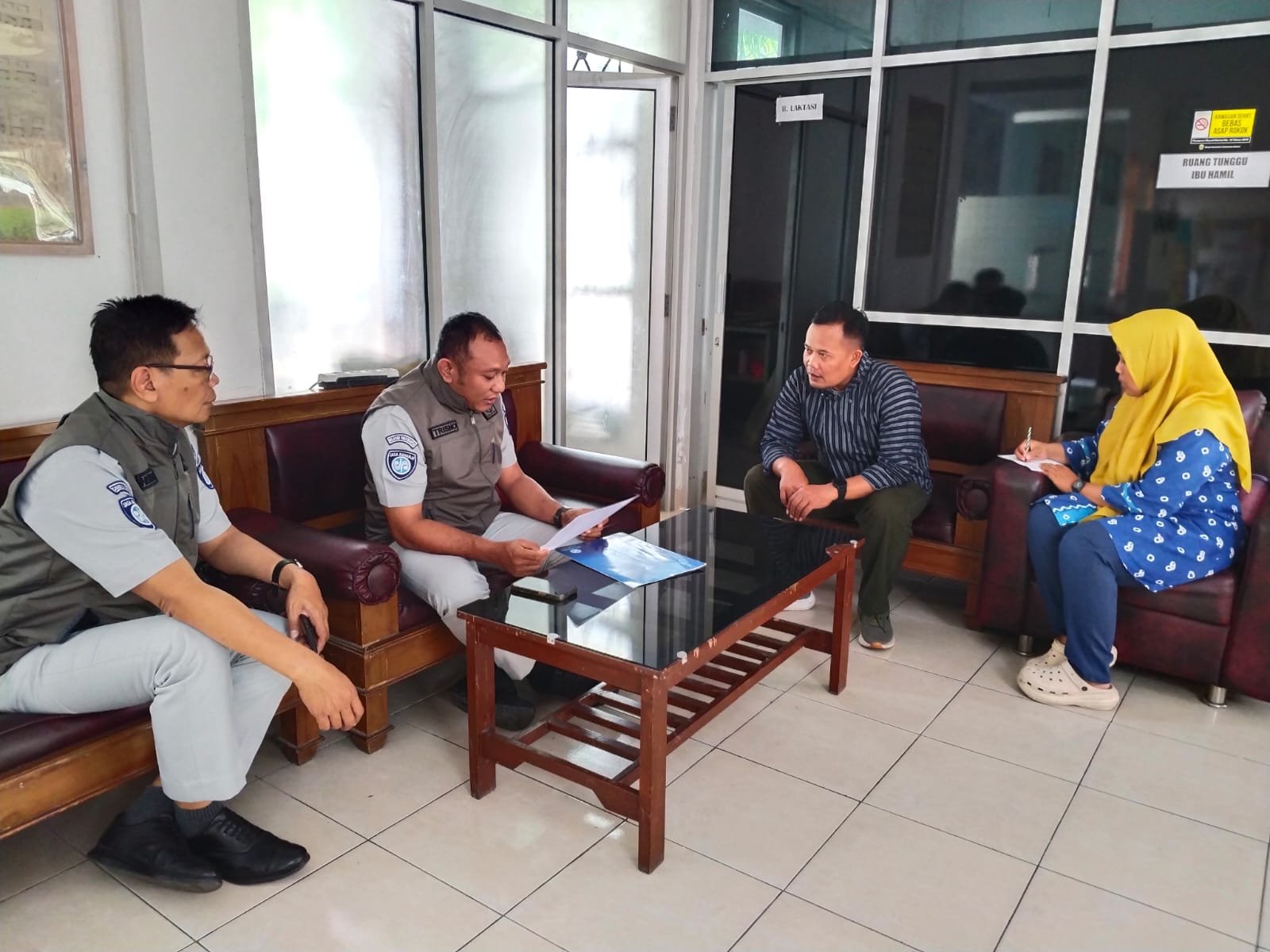 Tingkatkan Kepatuhan PKB, Tim SIGAP Lakukan Verifikasi Kendaraan di Dinas Kesehatan Bantul