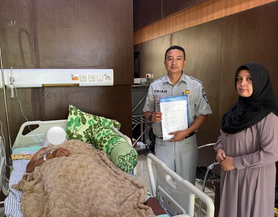 Jasa Raharja Malang Melakukan Kunjungan dan Penyerahan Jaminan Pelayanan Terhadap Korban Kecelakaan Lalu Lintas di RSUD Kanjuruhan