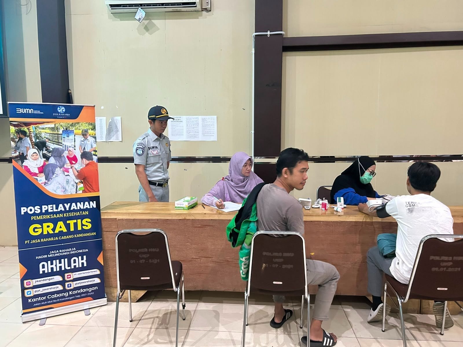 Jasa Raharja Kandangan Bersama Polres HSU dan Polres Balangan Gelar Pelayanan Kesehatan Gratis Sambut Hari Bhayangkara Ke-80