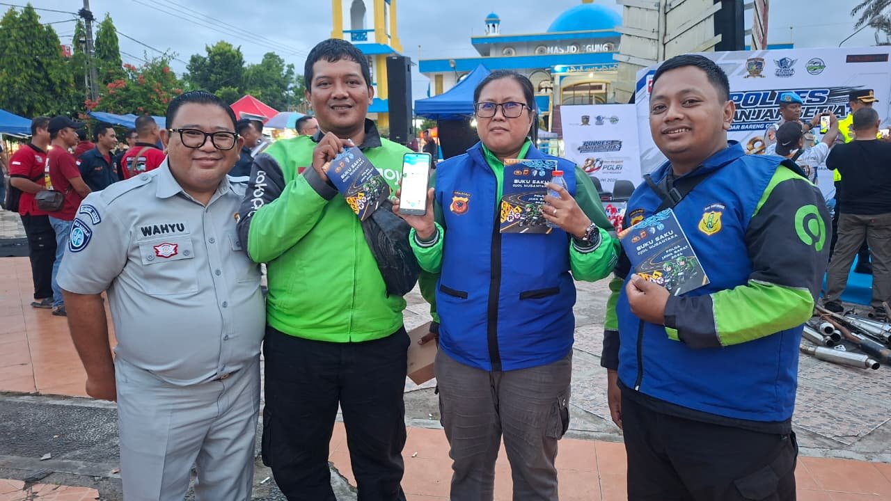 Jasa Raharja Cabang Tasikmalaya Bekali Komunitas Ojol Kota Banjar dengan Pelatihan PPGD dan Sosialisasi Aplikasi JRku