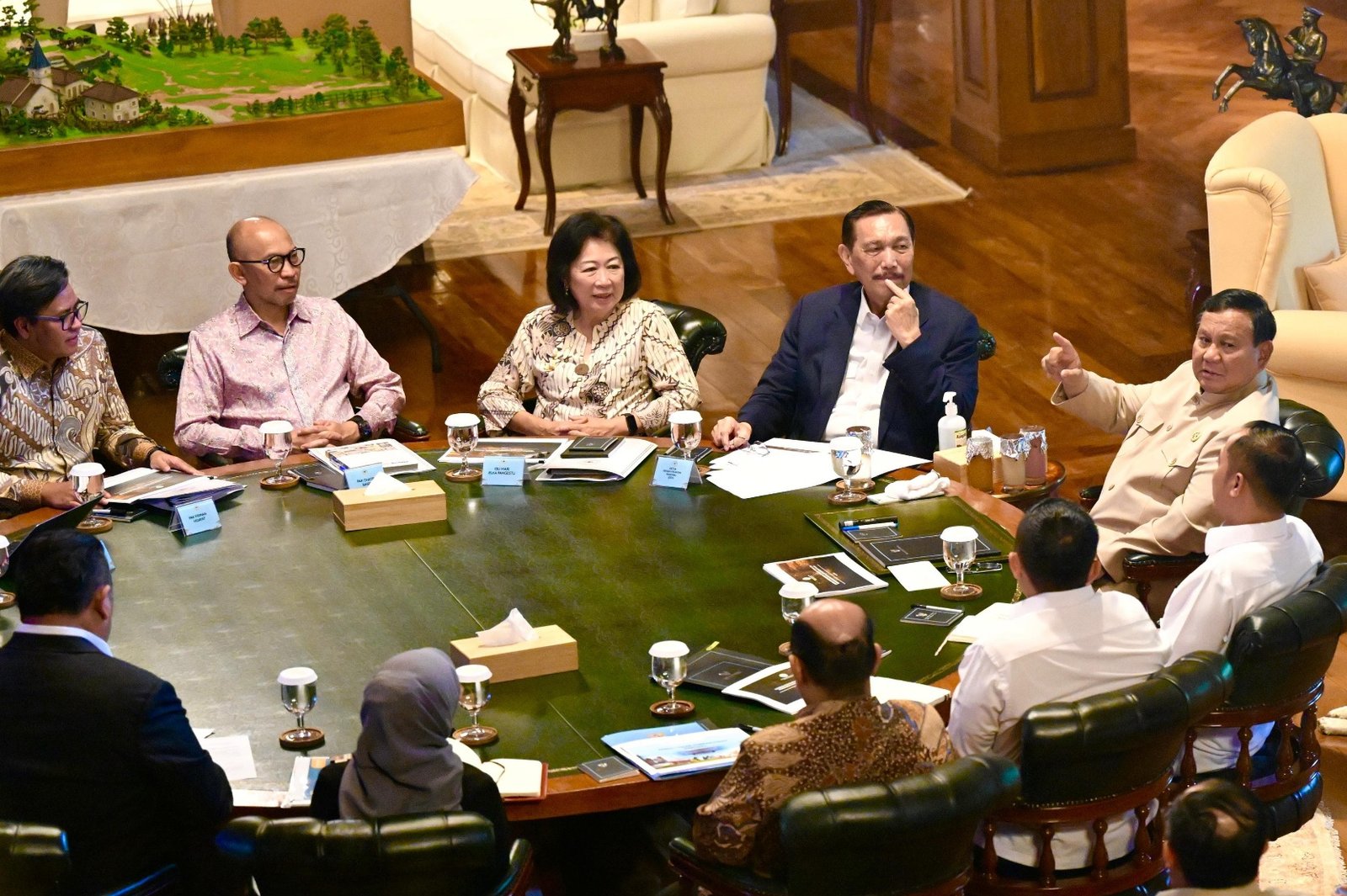 DEN Laporkan Kondisi Ekonomi dan Pengembangan GovTech kepada Presiden Prabowo