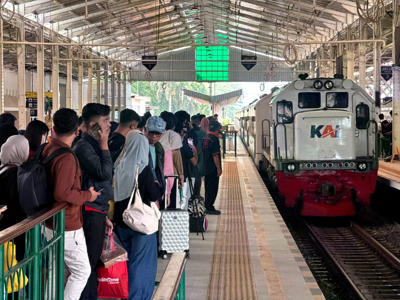 Pelanggan KA Lokal tembus 4,6 juta, KAI perkuat layanan dan konektivitas daerah
