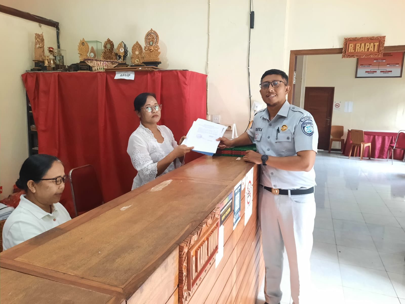Jasa Raharja Gandeng Desa Abiantuwung,Teken Komitmen Tingkatkan Kepatuhan PKB