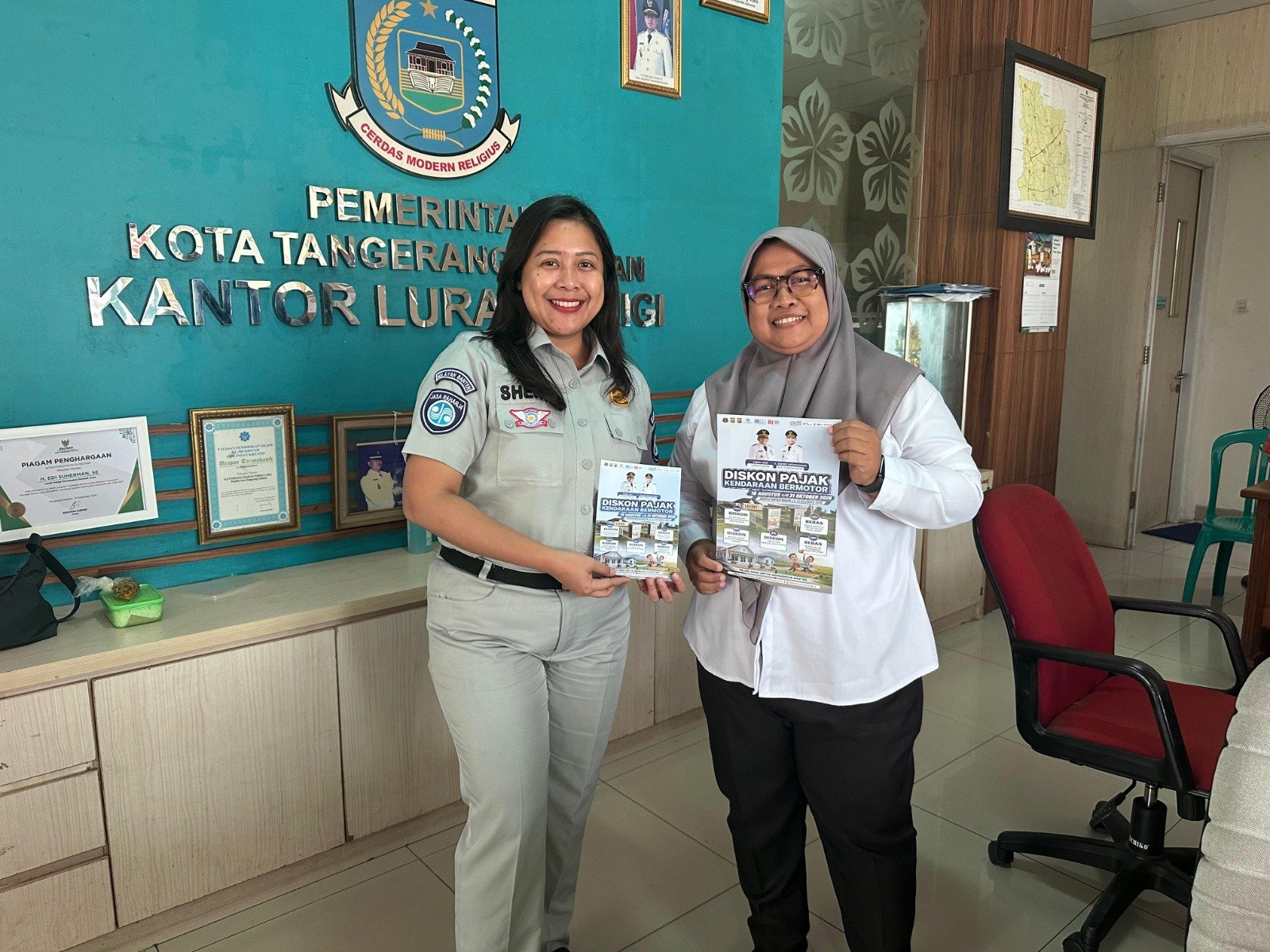 Glorifikasi Program Diskon Pajak Kendaraan Bermotor, Jasa Raharja Tangerang Sambangi Kantor Kelurahan Parigi Glorifikasi Program Diskon Pajak Kendaraan Bermotor, Jasa Raharja Tangerang Sambangi Kantor Kelurahan Parigi