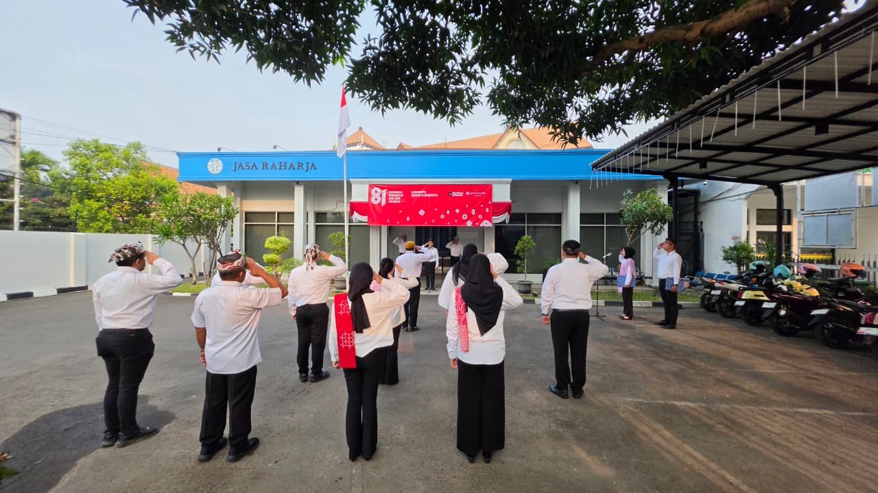 Dengan Nuansa Kedaerahan, PT Jasa Raharja (Persero) Cabang Cirebon Gelar Upacara Peringatan HUT Kemerdekaan RI Ke-81 Dengan Nuansa Kedaerahan, PT Jasa Raharja (Persero) Cabang Cirebon Gelar Upacara Peringatan HUT Kemerdekaan RI Ke-81