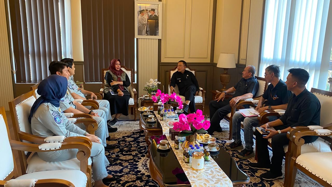 Perkuat Sinergi dan Kolaborasi, PT Jasa Raharja (Persero) Cabang Cirebon Audiensi dengan Bupati Kab Kuningan Perkuat Sinergi dan Kolaborasi, PT Jasa Raharja (Persero) Cabang Cirebon Audiensi dengan Bupati Kab Kuningan