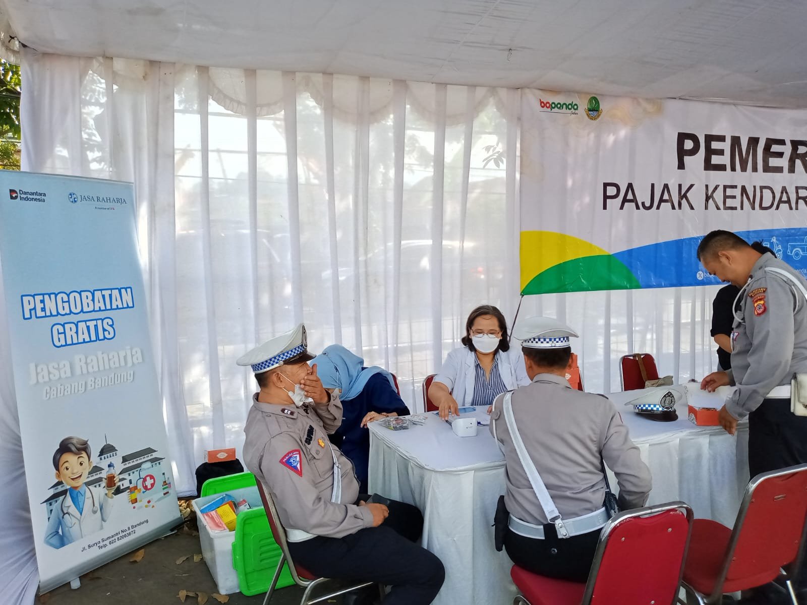Dukung Tim Pembina Samsat Soekarno Hatta Jasa Raharja Bandung Sediakan Pengobatan Gratis dan Sosialisasi PPGD 