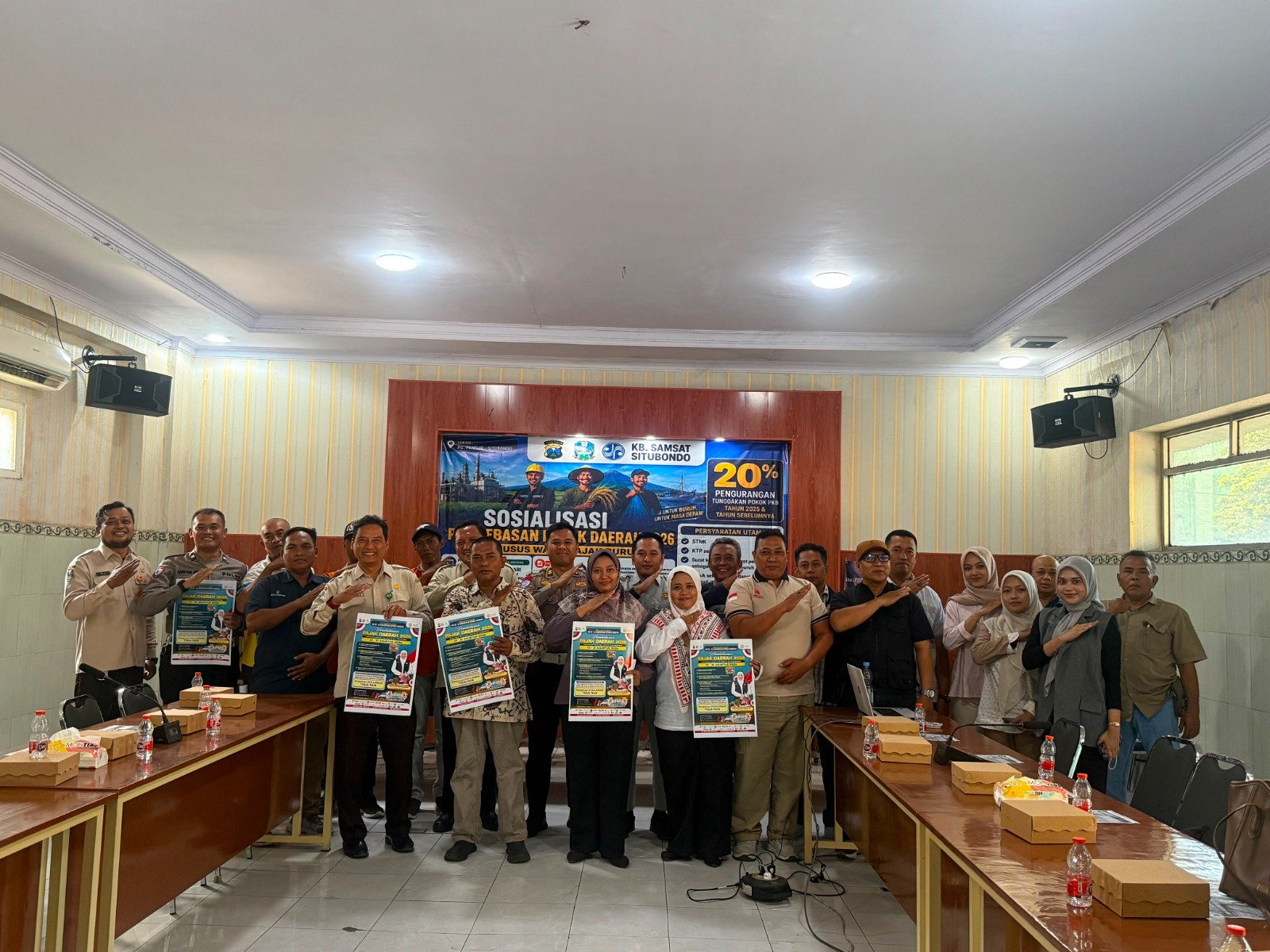 Tingkatkan Kepatuhan Pajak, Tim Pembina Samsat Sosialisasikan Pembebasan Pajak Daerah Jawa Timur di Pabrik Gula Pandji Situbondo Tingkatkan Kepatuhan Pajak, Tim Pembina Samsat Sosialisasikan Pembebasan Pajak Daerah Jawa Timur di Pabrik Gula Pandji Situbondo