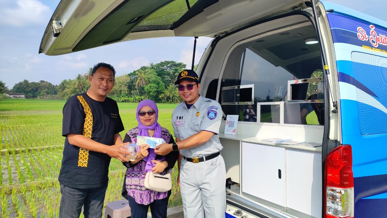 Jasa Raharja Perkuat Pelayanan Pajak Kendaraan melalui Samsat On Sunday Morning di Sleman Jasa Raharja Perkuat Pelayanan Pajak Kendaraan melalui Samsat On Sunday Morning di Sleman