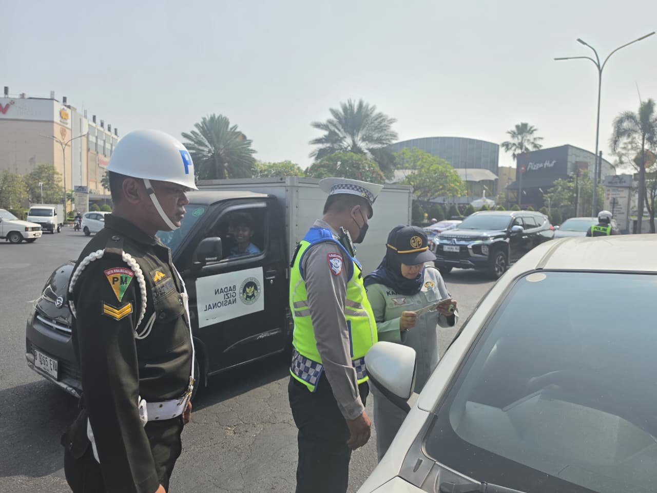 Jasa Raharja Karawang Bersama Tim Pembina Samsat Gelar Operasi Gabungan, Tingkatkan Kepatuhan Pajak Kendaraan Dan Keselamatan Lalu Lintas
