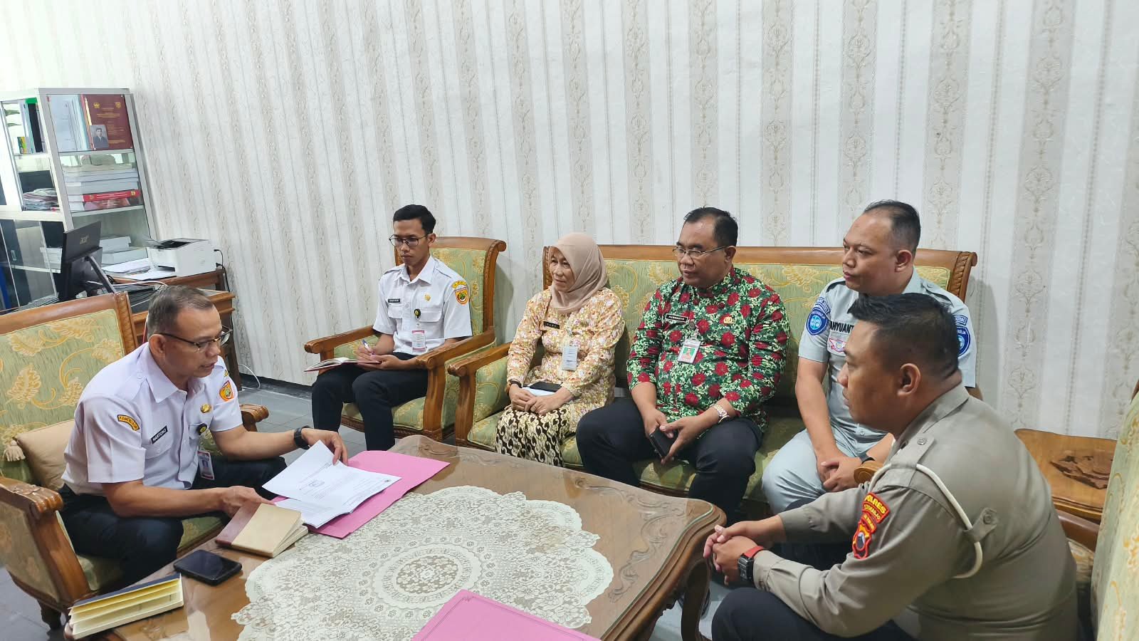 Tim Pembina Samsat Sukoharjo Perkuat Sinergi dengan Pemkab untuk Tuntaskan Tunggakan Pajak Kendaraan Bermotor (PKB) Kendaraan Dinas Tim Pembina Samsat Sukoharjo Perkuat Sinergi dengan Pemkab untuk Tuntaskan Tunggakan Pajak Kendaraan Bermotor (PKB) Kendaraan Dinas