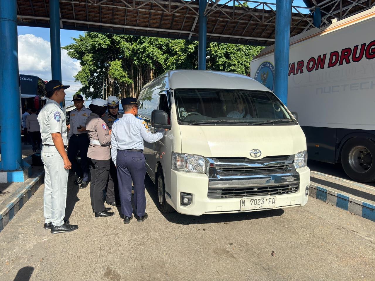 Rampcheck di Terminal Kalipuro, Sinergi Stakeholder Perkuat Keselamatan Angkutan Umum