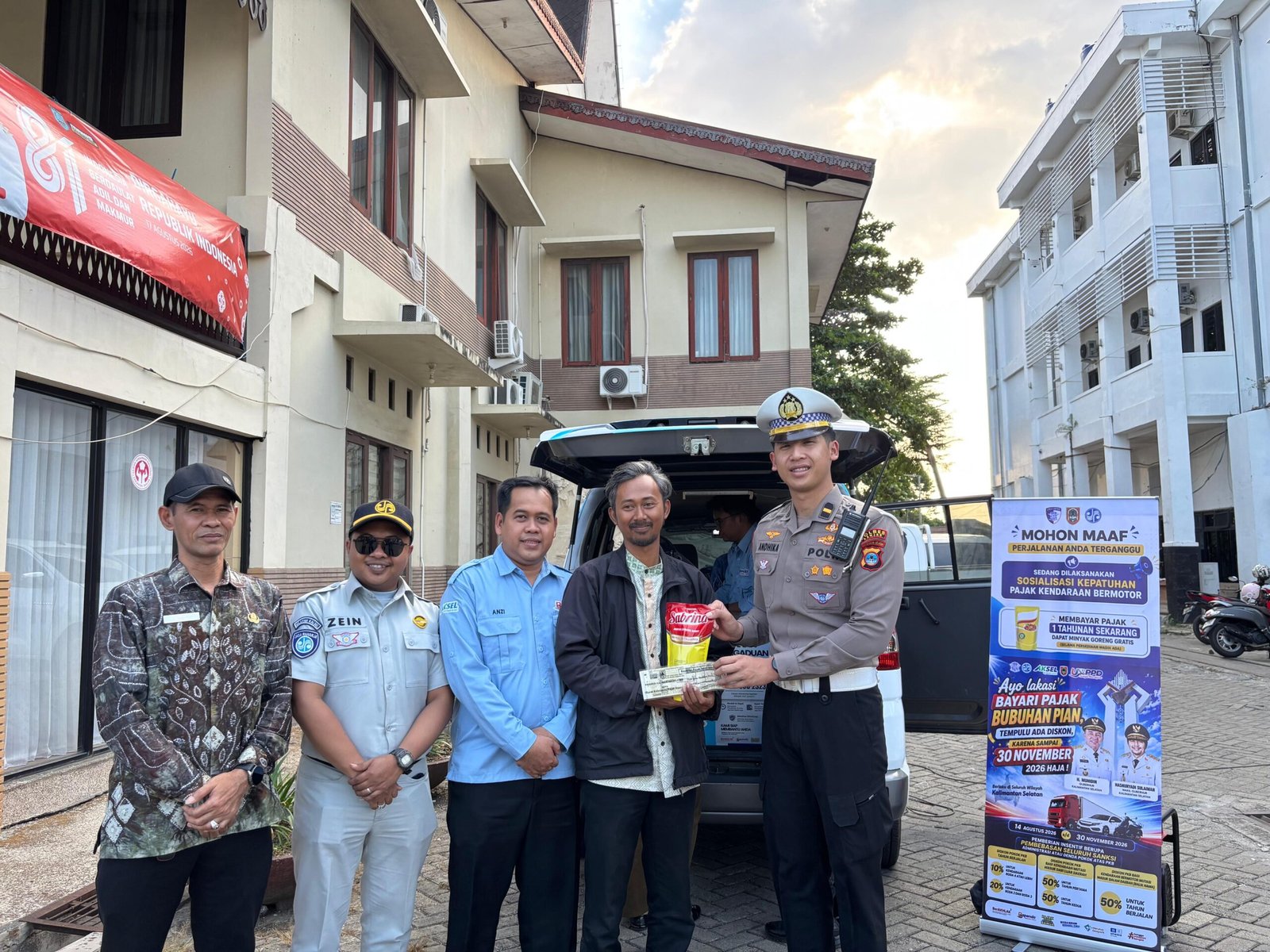 Tim Pembina Samsat Martapura Dorong Kepatuhan Pajak, Hadirkan Samsat Keliling di Dekranasda Banjar