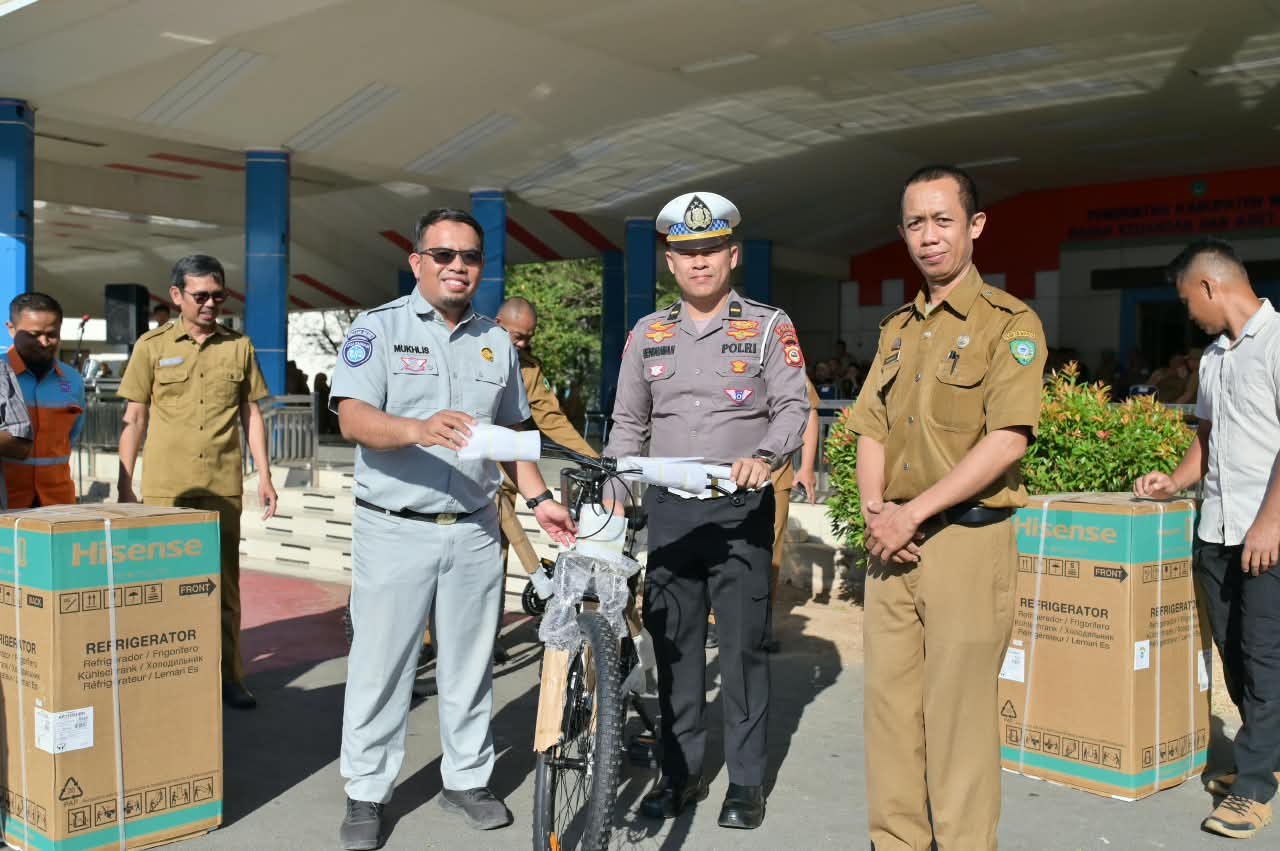 Apresiasi Patuh Pajak: Jasa Raharja dan Bupati Maros Serahkan Hadiah Gebyar Pendapatan Sulsel 2026 Tahap I Apresiasi Patuh Pajak: Jasa Raharja dan Bupati Maros Serahkan Hadiah Gebyar Pendapatan Sulsel 2026 Tahap I
