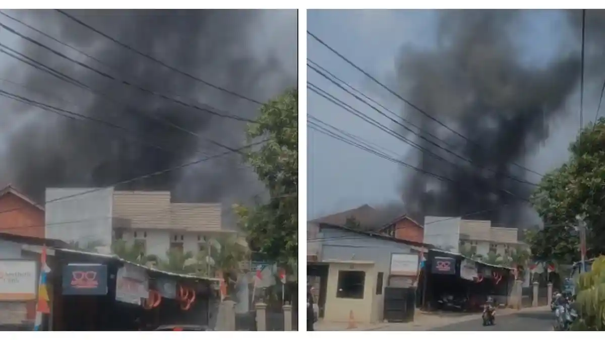 SD di Jagakarsa Terbakar, 17 Unit Damkar Dikerahkan untuk Padamkan Api