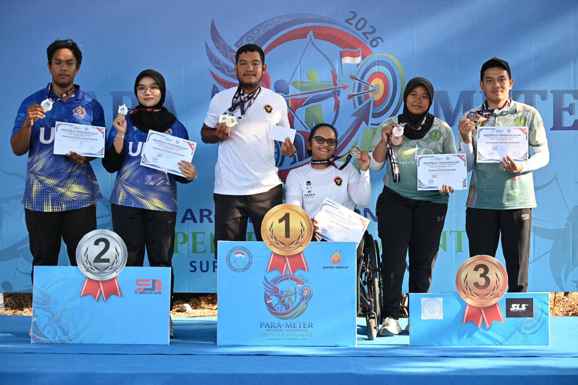 Ken Swagumilang Tampil Gemilang, Raih Emas Individu dan Mixed Team di Solo