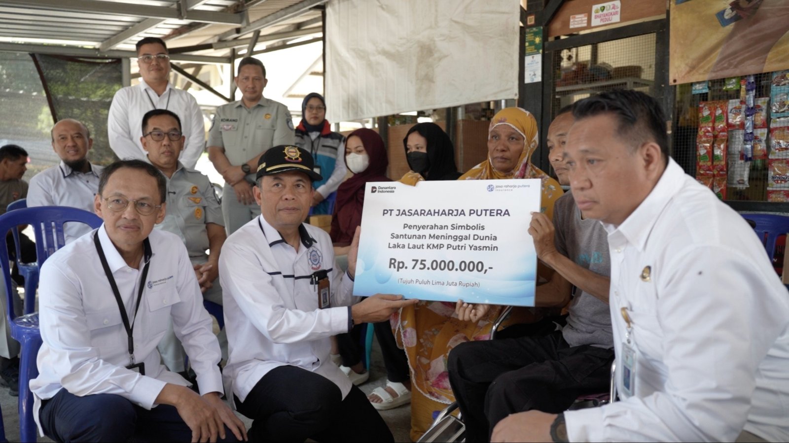 Pastikan Perlindungan, Jasaraharja Putera Berikan Santunan bagi Korban Kebakaran KMP Putri Yasmin Pastikan Perlindungan, Jasaraharja Putera Berikan Santunan bagi Korban Kebakaran KMP Putri Yasmin