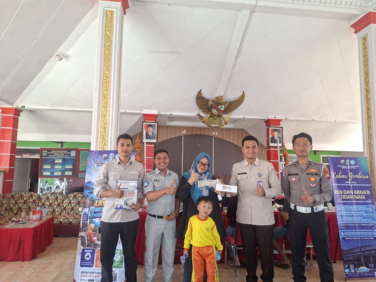 JEMPOL MASE Hadir di Desa Sumbersuko, Jasa Raharja Malang Dorong Kepatuhan Pajak Kendaraan JEMPOL MASE Hadir di Desa Sumbersuko, Jasa Raharja Malang Dorong Kepatuhan Pajak Kendaraan