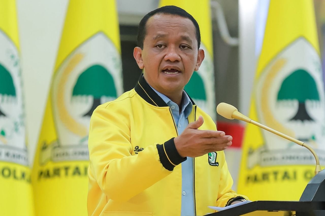 Bahlil Minta Kader Golkar Dukung Kebijakan Pemerintah yang Pro Rakyat Bahlil Minta Kader Golkar Dukung Kebijakan Pemerintah yang Pro Rakyat