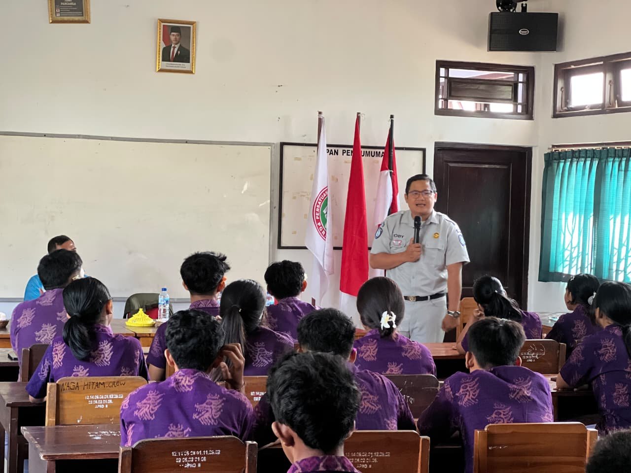 Bukan Sekadar Patroli,PKS SMA Negeri 2 Mendoyo Dibekali Jadi Pelopor Keselamatan di Jalan Bukan Sekadar Patroli,PKS SMA Negeri 2 Mendoyo Dibekali Jadi Pelopor Keselamatan di Jalan