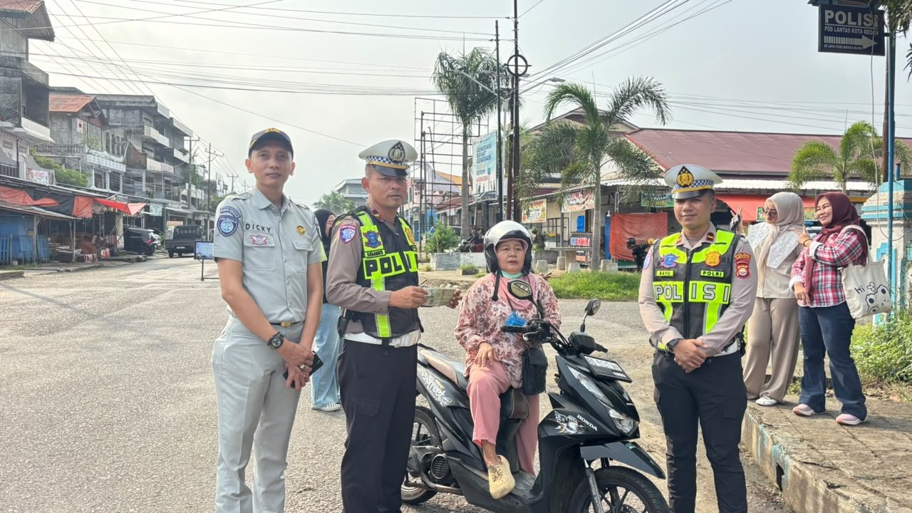 Operasi Gabungan di Bengkulu Selatan Dorong Kepatuhan Pajak dan Keselamatan Lalu Lintas Operasi Gabungan di Bengkulu Selatan Dorong Kepatuhan Pajak dan Keselamatan Lalu Lintas